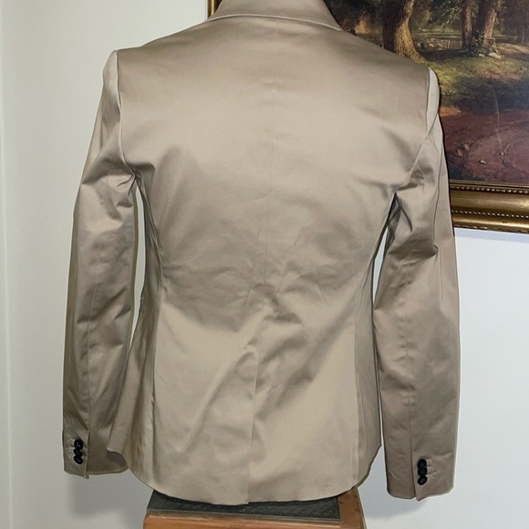 NWT Banana Republic Tan Lined Blazer.  Machine Washable. Size 2. - Picture 2 of 13